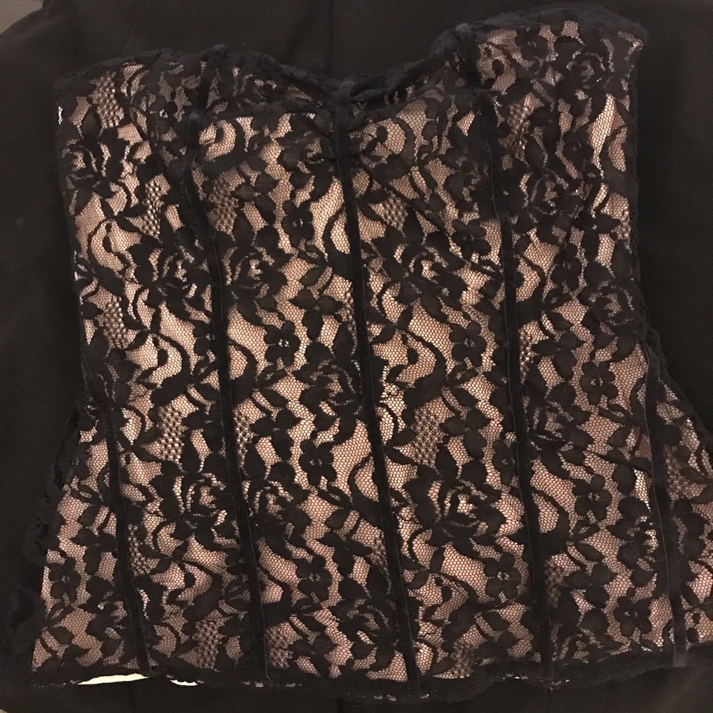 Express Black lace bustier w/ pink shell underneath M NWT. Such a gorgeous shirt